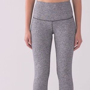 Lululemon wunder under size 4 EUC